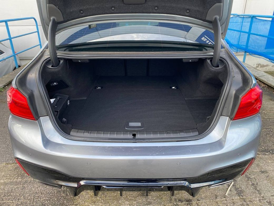 2018 BMW 5 Series - image 14