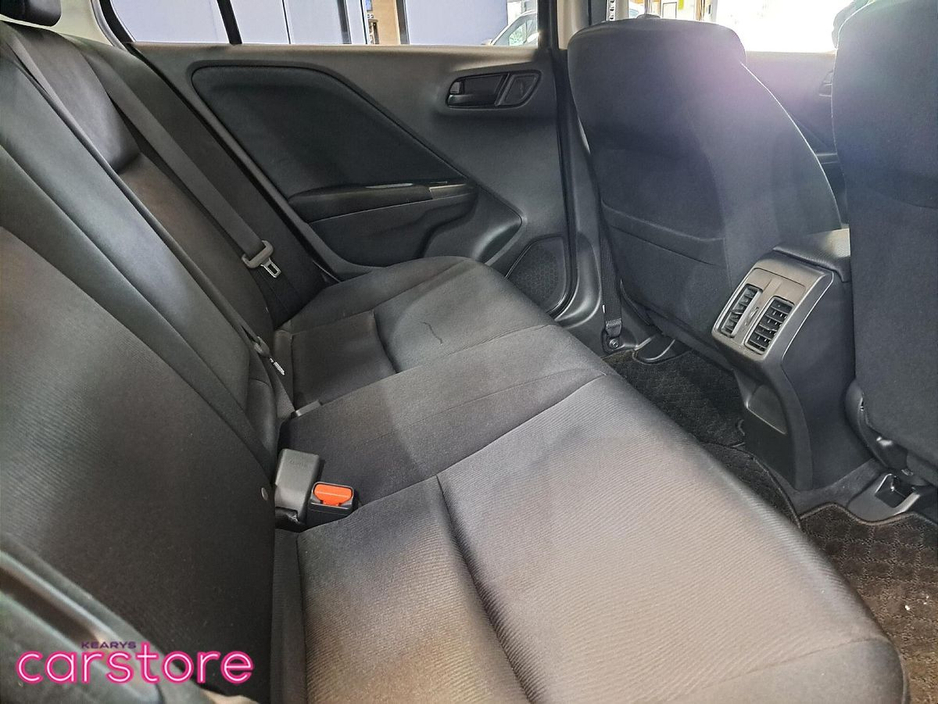 2016 Honda Grace DAA-GM4 4 DR AUTO €14,990