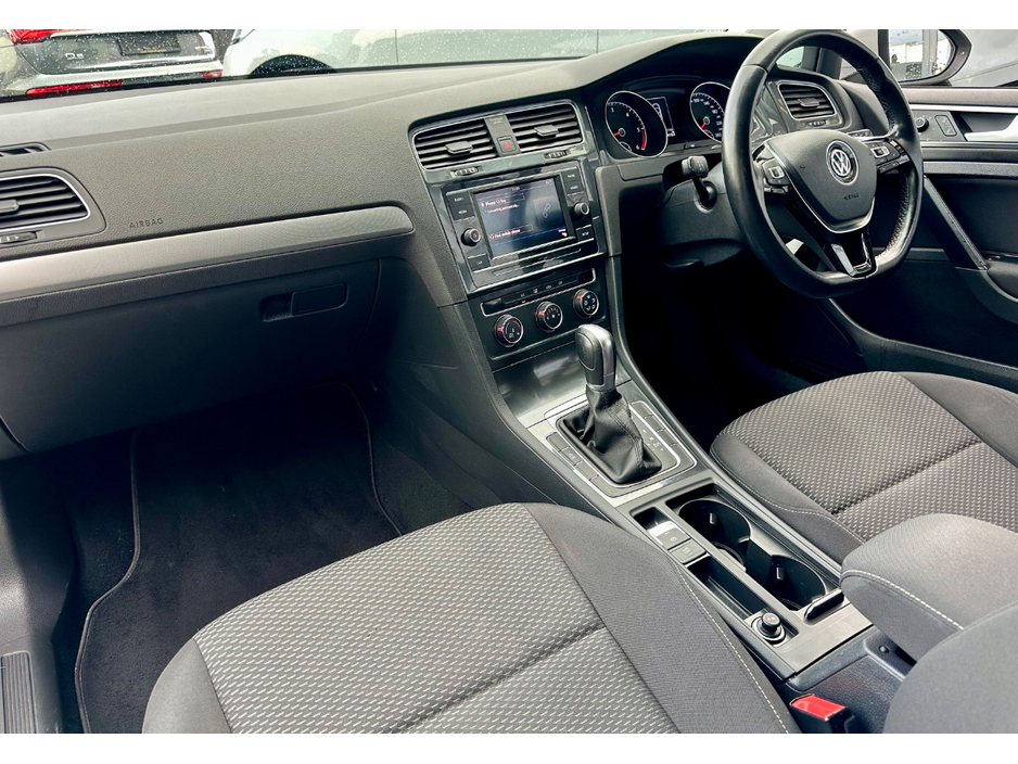 2019 Volkswagen Golf - image 8