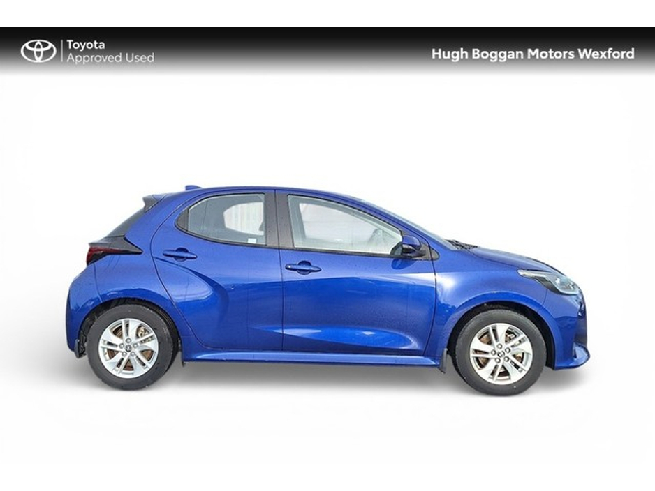 2023 Toyota Yaris HYBRID LUNA, VERY LOW MILEAGE! €23,995