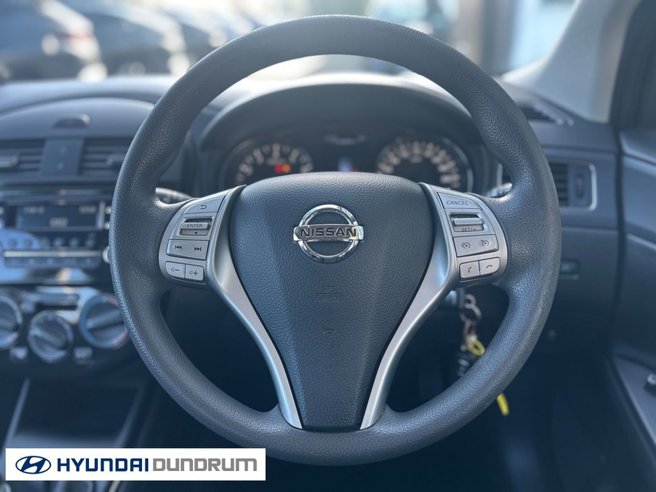 2017 Nissan Pulsar - image 11