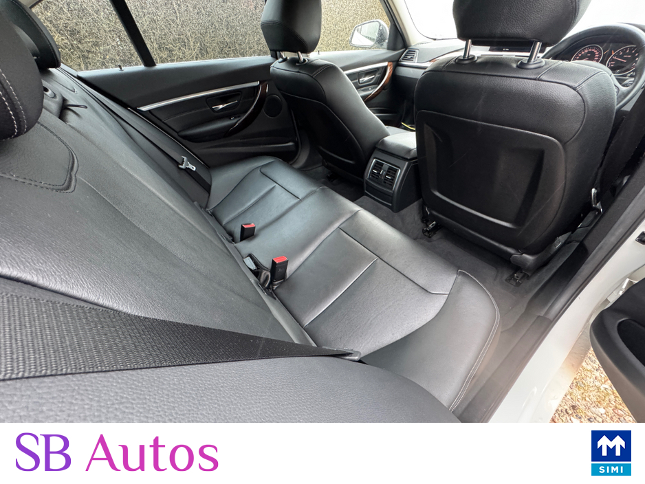 2017 BMW 3 Series - image 11