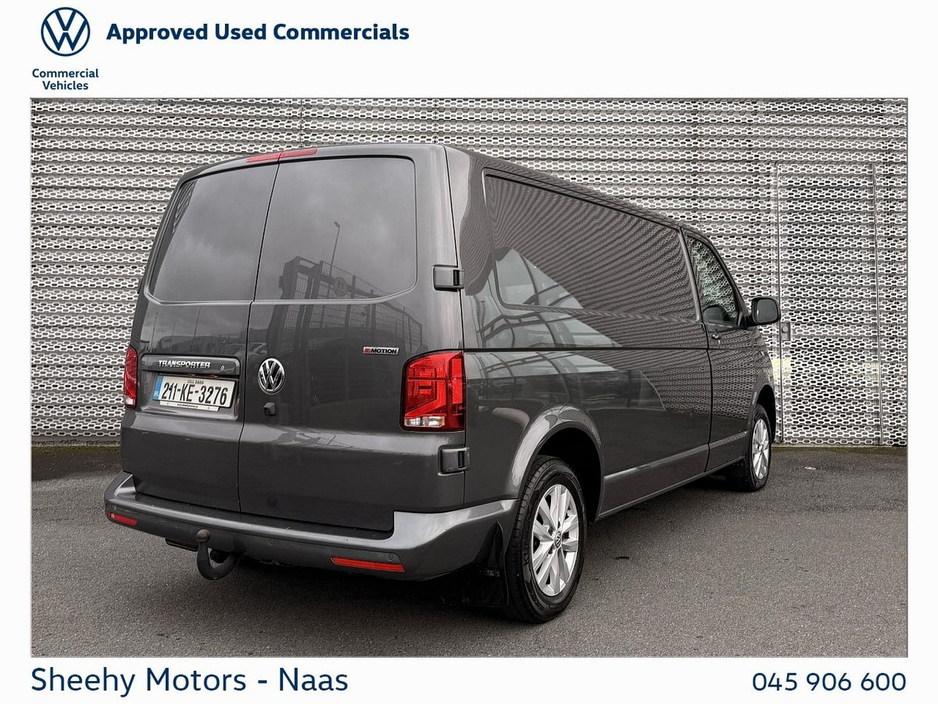 2021 Volkswagen Transporter - image 3