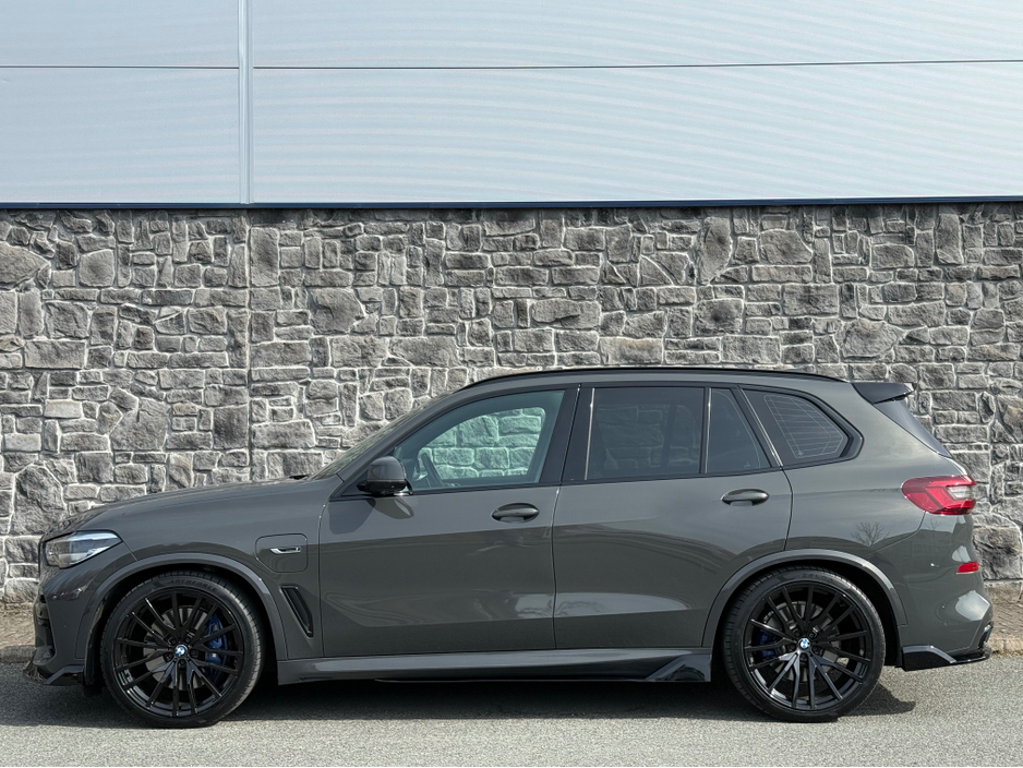 2022 BMW X5 - image 10