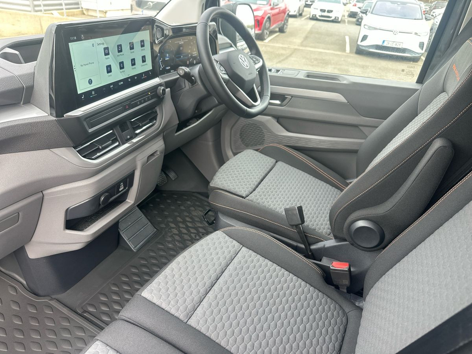 2026 Volkswagen Transporter - image 2