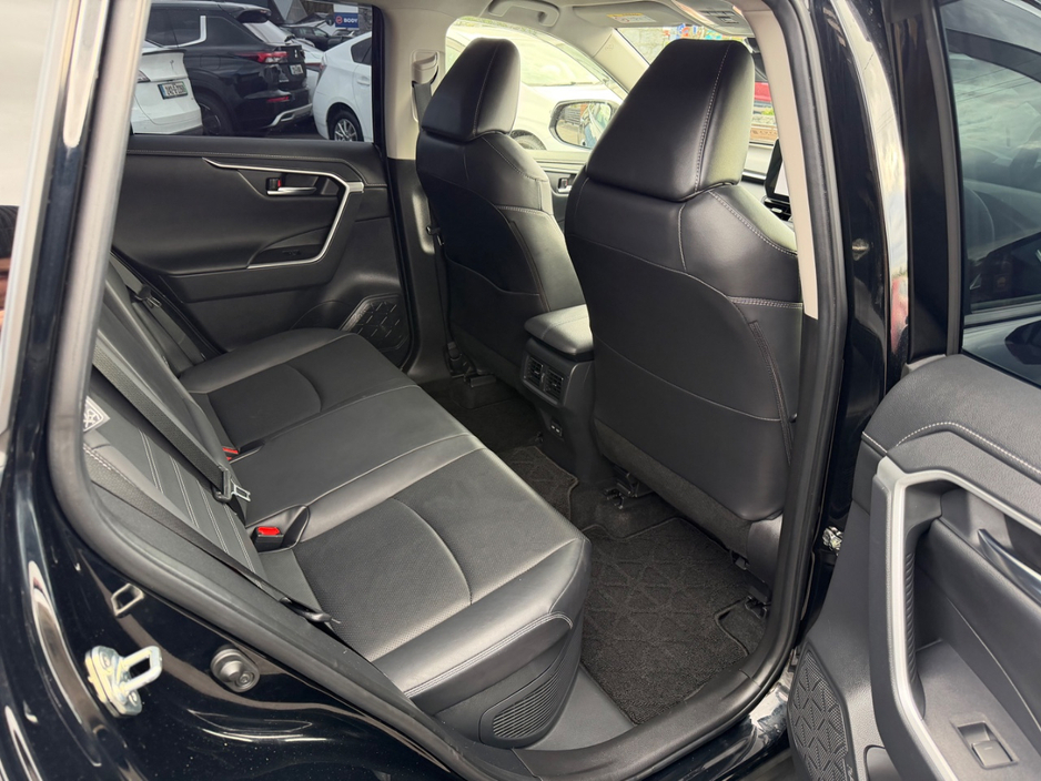 2023 Toyota Rav4 - image 30