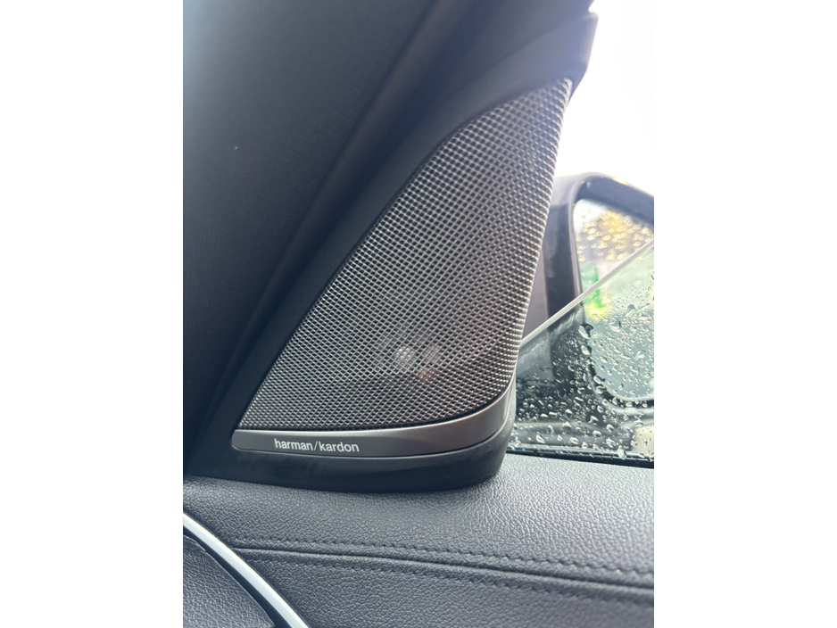 2023 BMW 5 Series - image 23