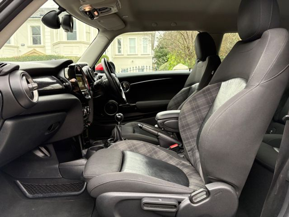 2015 MINI Hatch 2.0 S - MASSIVE SERVICE HISTORY €14,950