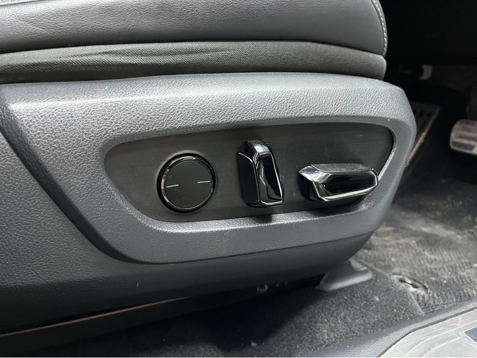 2022 Lexus NX 350h - image 13