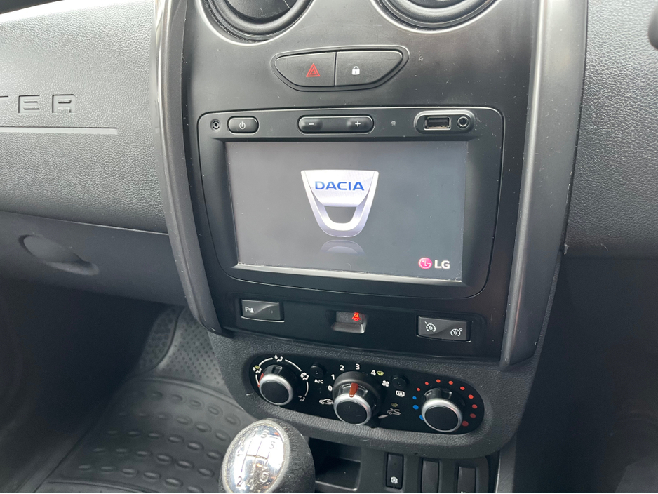 2018 Dacia Duster - image 10