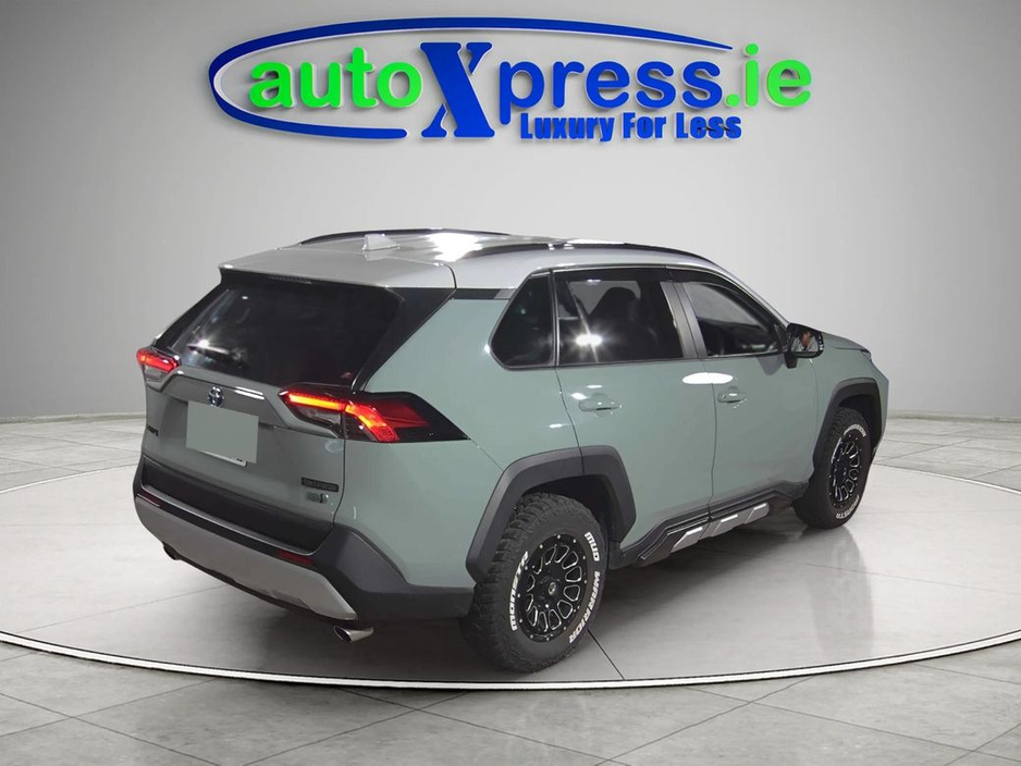 2022 Toyota Rav4 - image 11