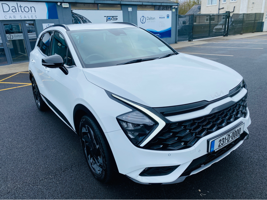 2023 Kia Sportage - image 3