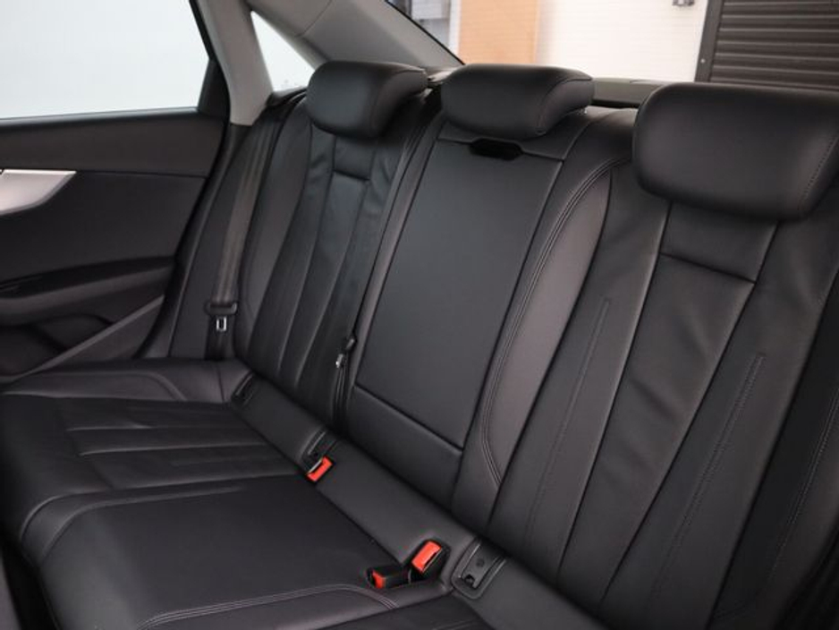 2018 Audi A4 - image 17