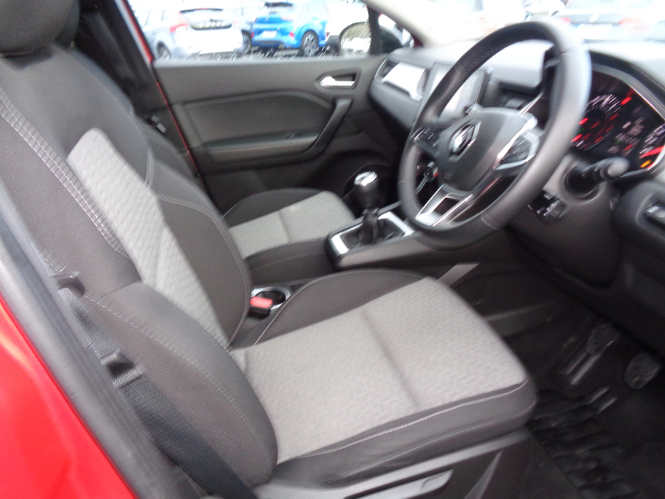 2022 Renault Captur - image 7