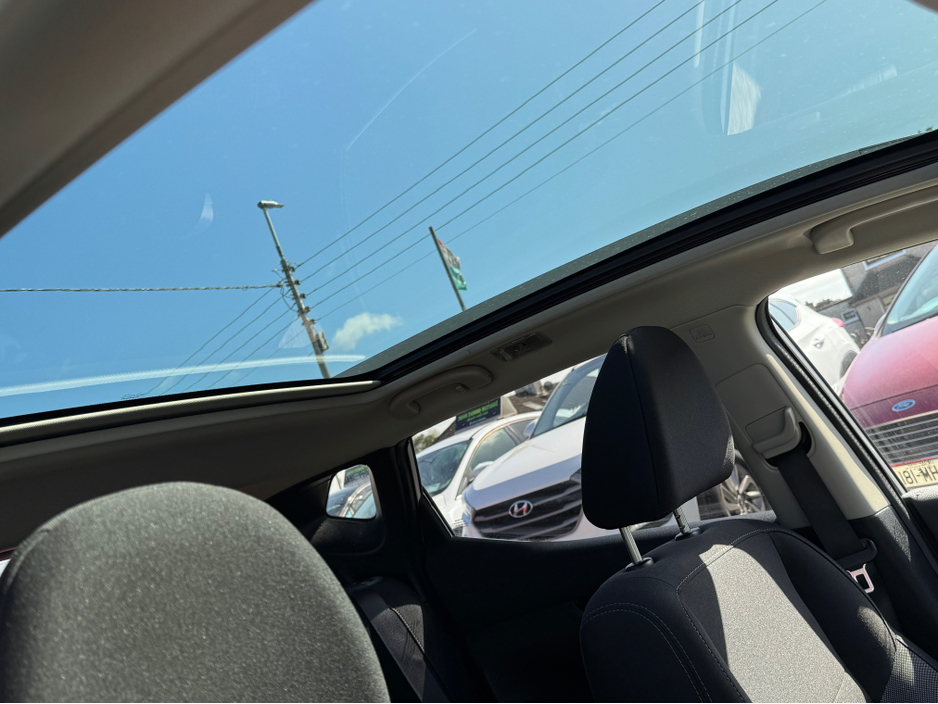 2019 Nissan Qashqai - image 2