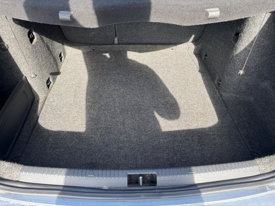 2013 Skoda Octavia - image 14