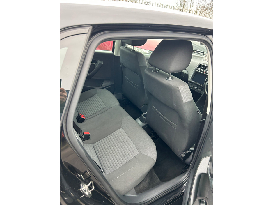 2013 Volkswagen Polo - image 6