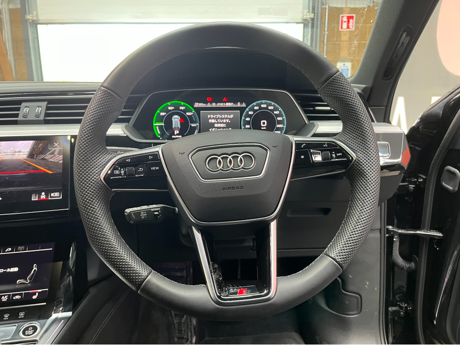 2024 Audi Q8 e-tron €64950 2024 AUDI Q8 E-TRON 55 QUATTRO S-LINE AUTOMATIC / CRUISE CONTROL / 360° CAMERA / ELECTRIC MEMORY & HEATED SEATS / PADDLE SHIFTERS / AMBIENT LIGHTS / APPLE CARPLAY / HEATED REAR SEATS €64,950