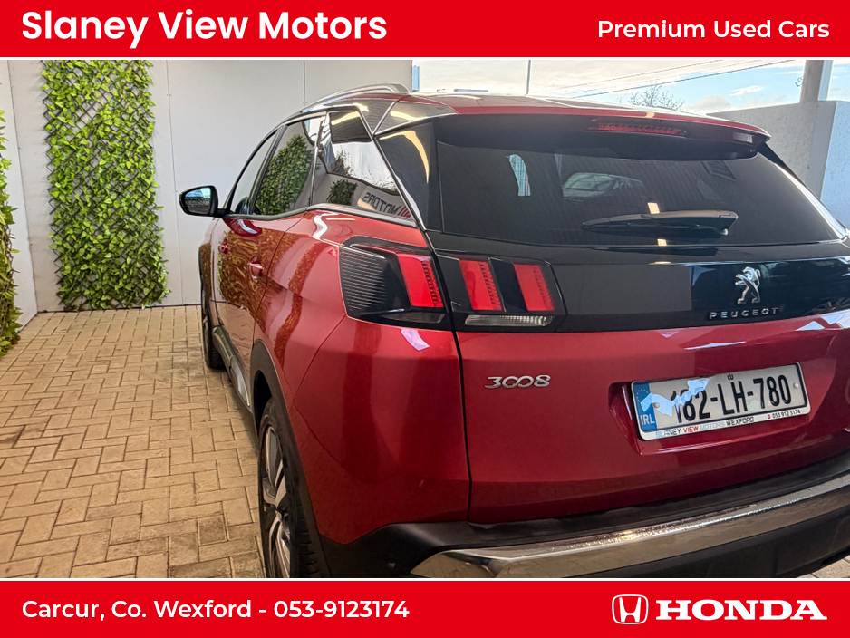 2018 Peugeot 3008 - image 2