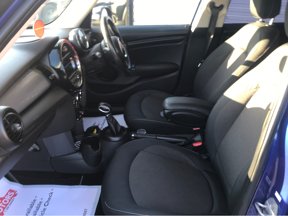 2018 MINI Cooper - image 24