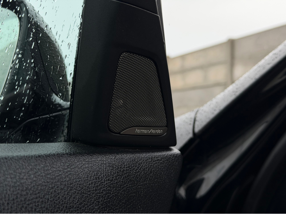 2015 BMW 5 Series - image 16