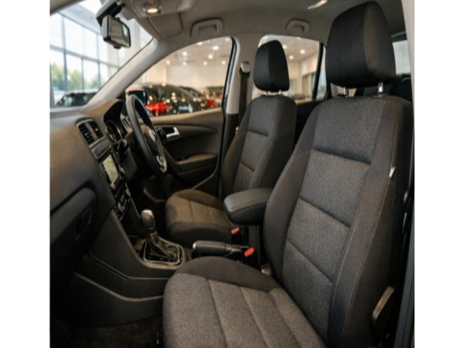 2016 Volkswagen Polo - image 3