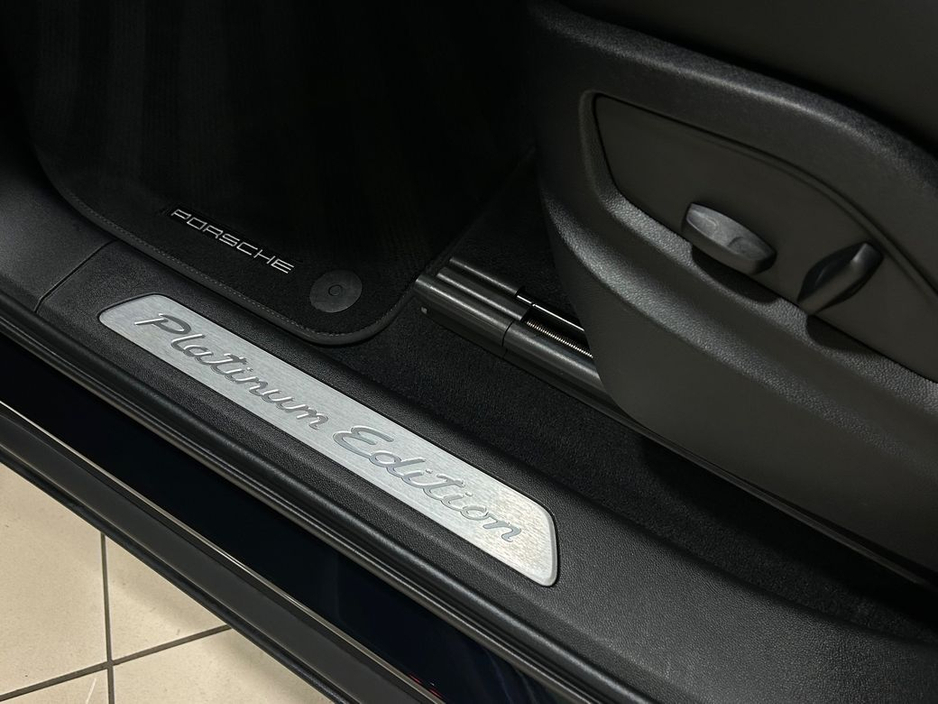 2023 Porsche Cayenne - image 20