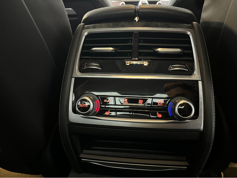 2016 BMW 7 Series ONLY €23950! 2016 BMW 740E iPERFORMANCE 2.0 AUTOMATIC / CRUISE CONTROL / 360° PARKING CAMERA / ELECTRIC MEMORY HEATED & MASSAGING SEATS / PANORAMIC SUNROOF / REAR HEATED SEATS €23,950