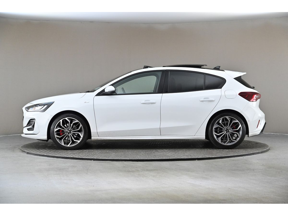 2023 Ford Focus 1.0 TITANIUM 125BHP MHEV *VERY LOW MILEAGE*FULL LEATHER*EL.PAN ROOF*