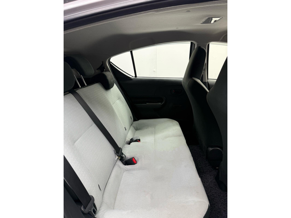 2016 Toyota Aqua - image 8