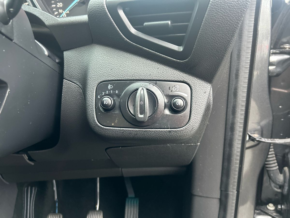 2019 Ford Kuga - image 16