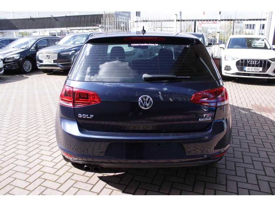 2015 Volkswagen Golf - image 5