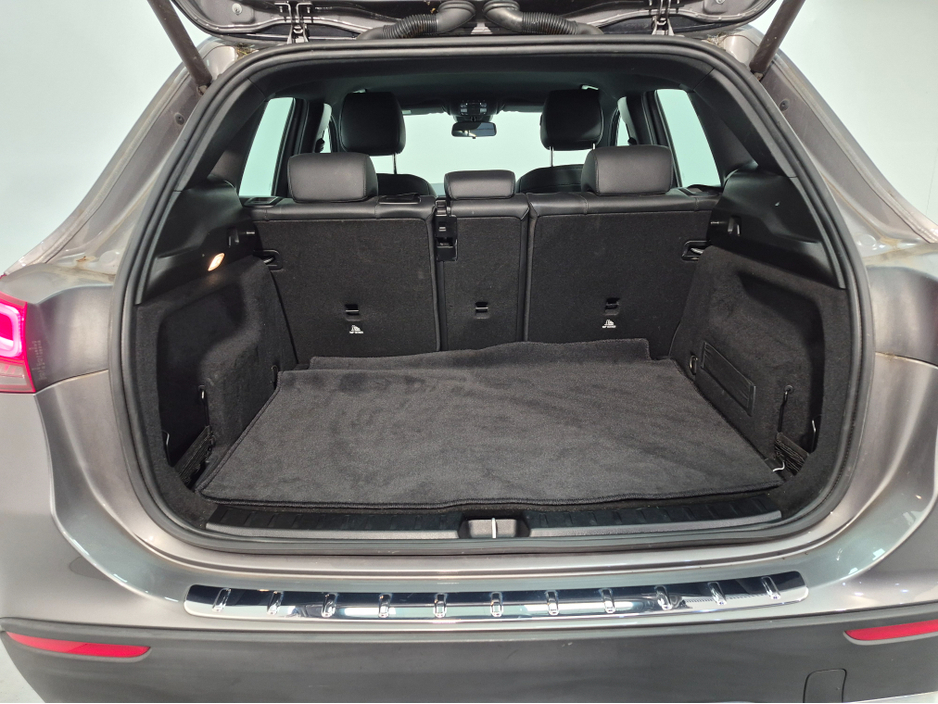 2021 Mercedes-Benz GLA Class - image 7