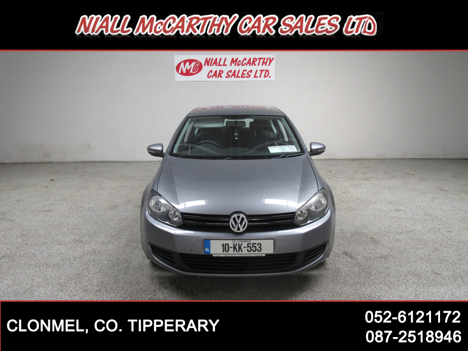 2010 Volkswagen Golf - image 2