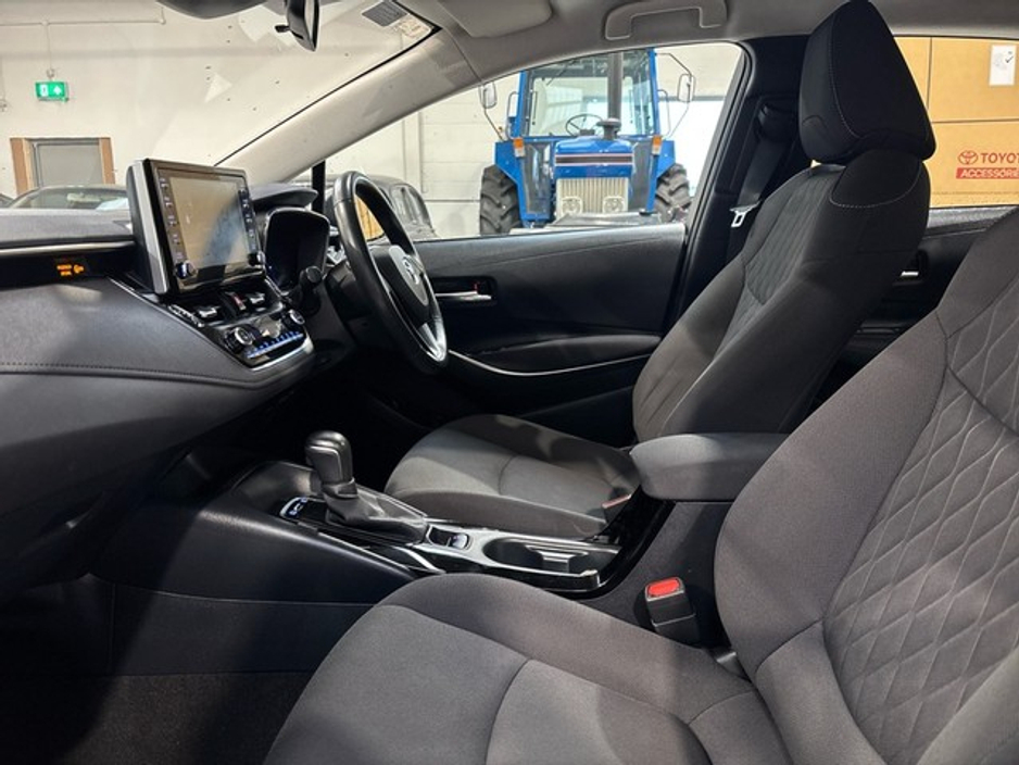 2021 Toyota Corolla - image 6