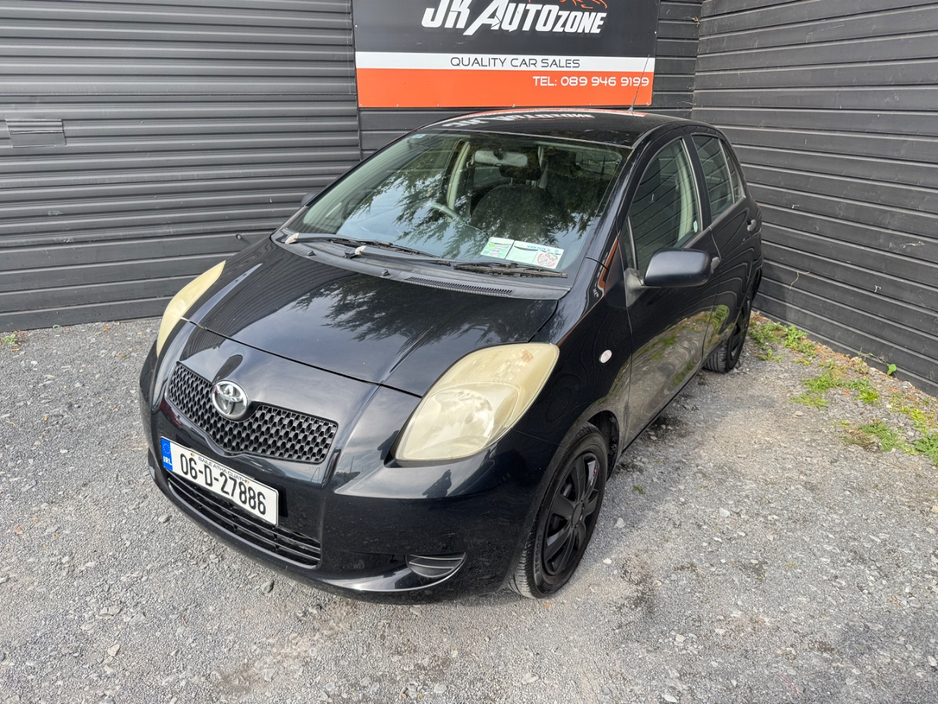2006 Toyota Yaris - image 3