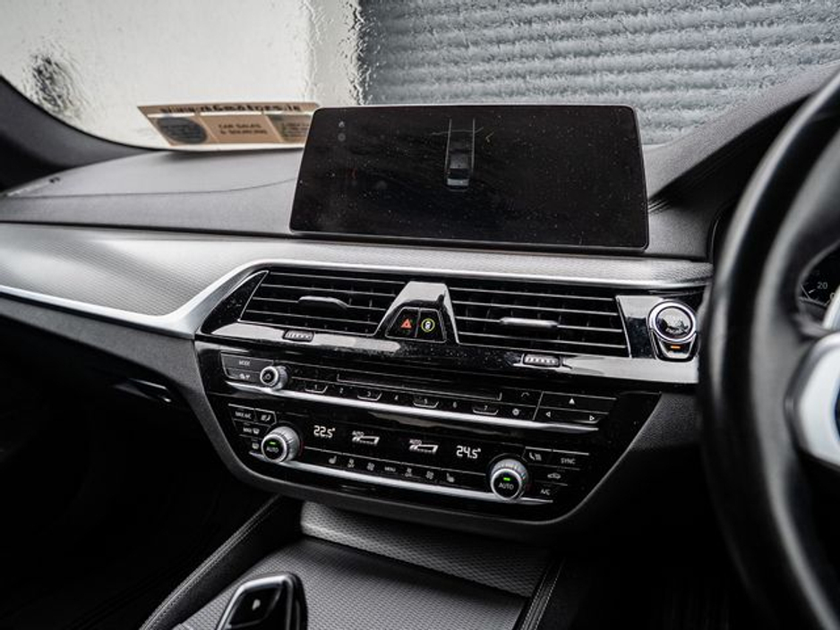 2019 BMW 5 Series - image 16