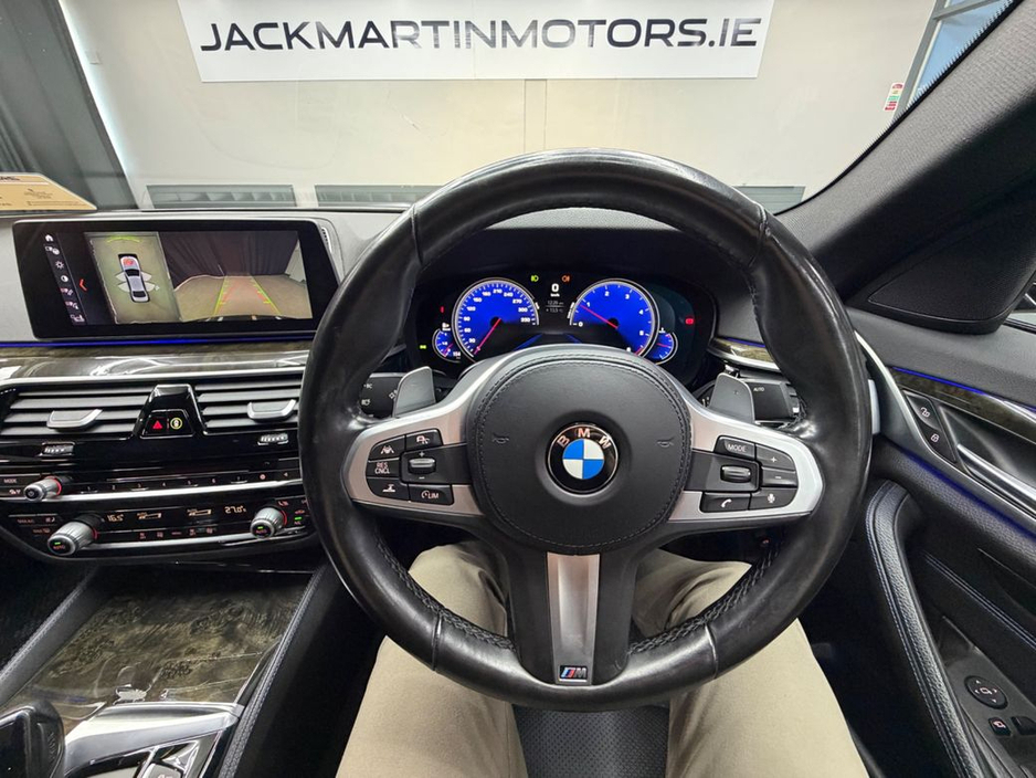 2017 BMW 5 Series - image 21