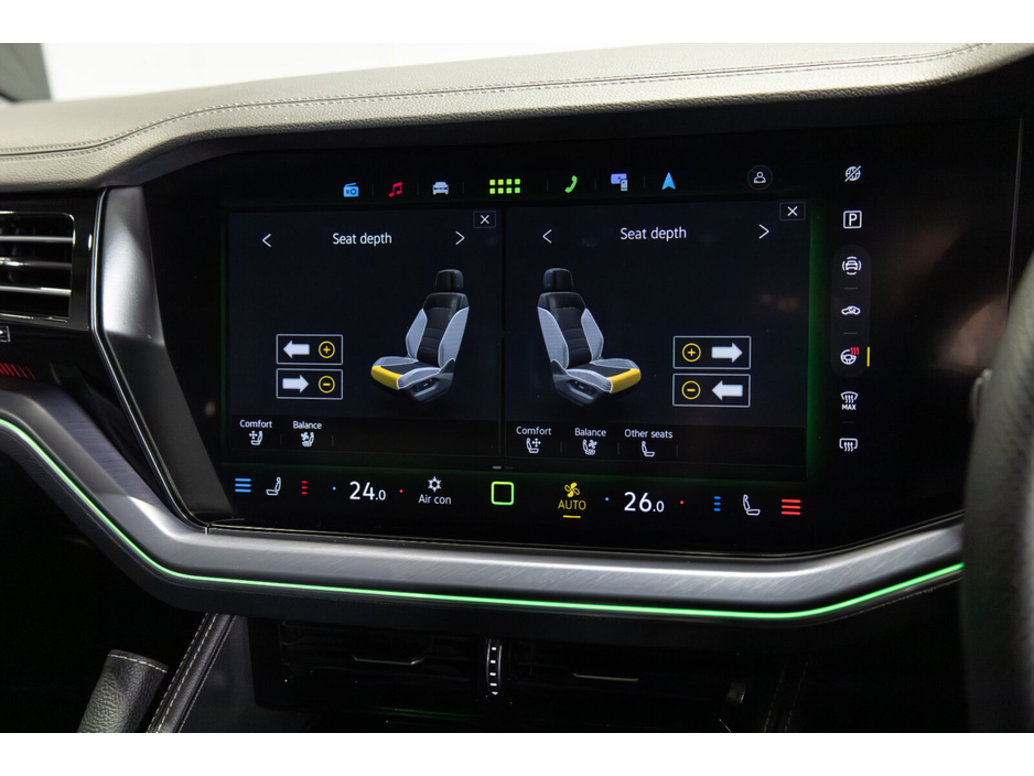 2025 Volkswagen Touareg - image 22