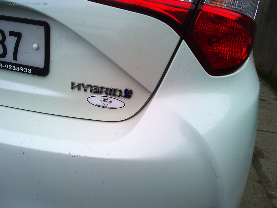 2019 Toyota Yaris - image 12