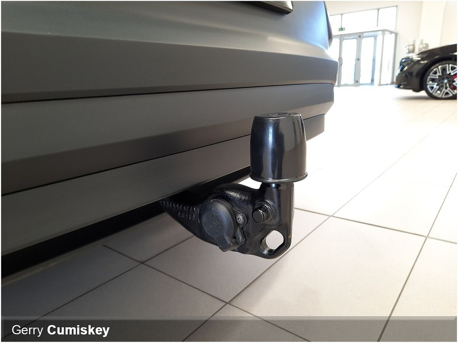 2025 Volkswagen ID.4 - image 2