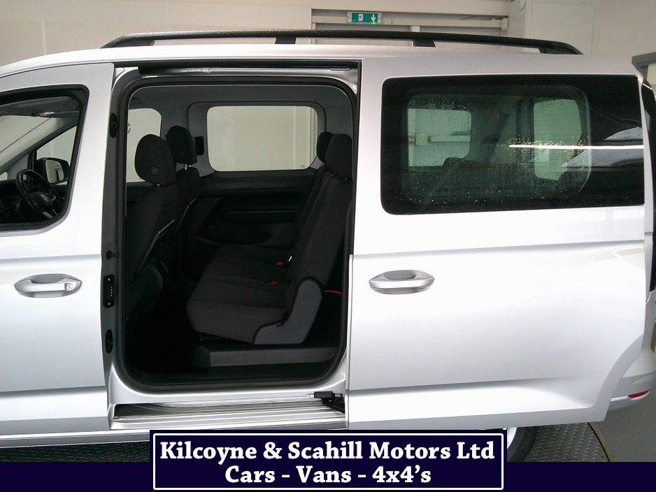 2023 Volkswagen Caddy - image 14