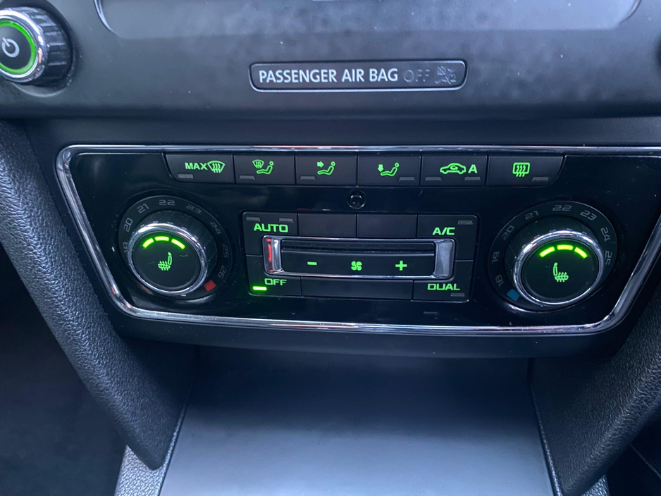 2014 Skoda Superb - image 18