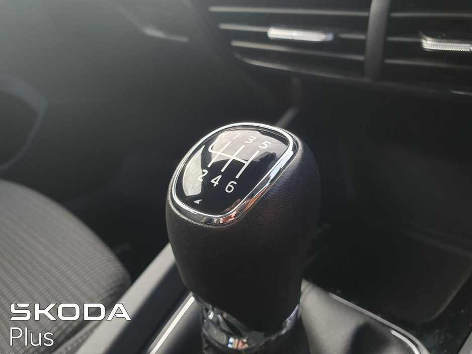 2024 Skoda Octavia Ambition 2.0TDi 150HP - Tiny Mileage 2 Year Warranty €33,995