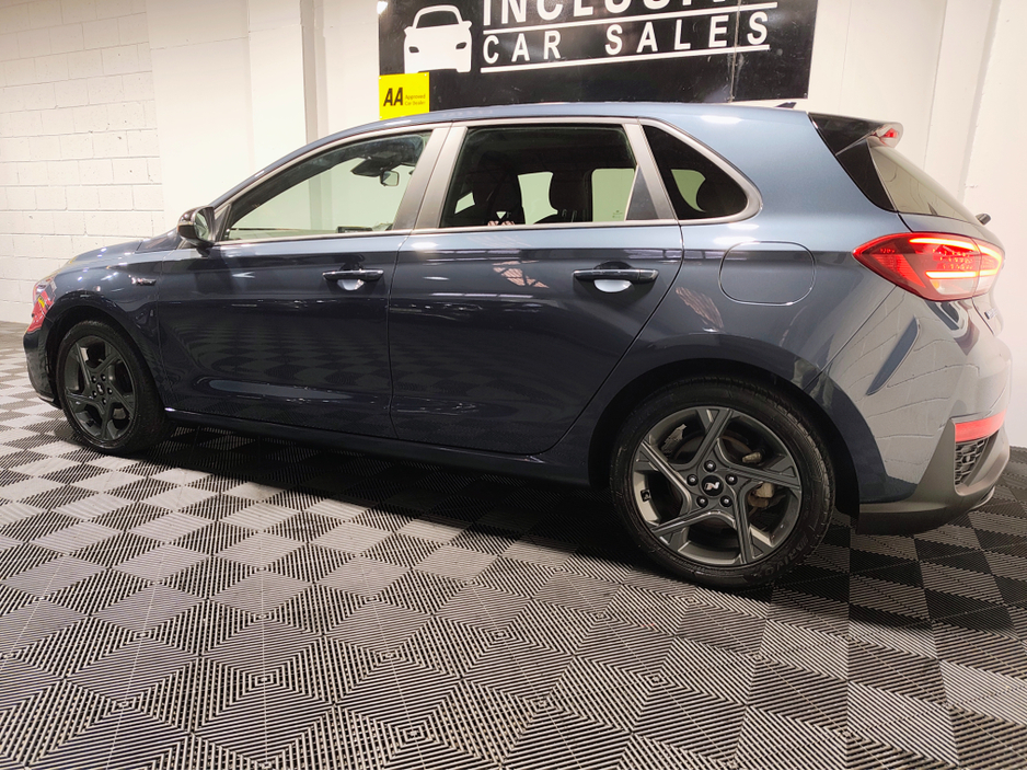 2022 Hyundai i30 - image 8