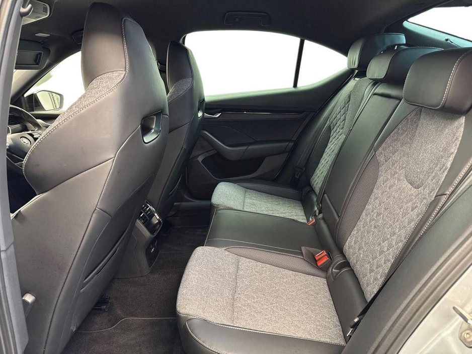 2025 Skoda Octavia - image 10