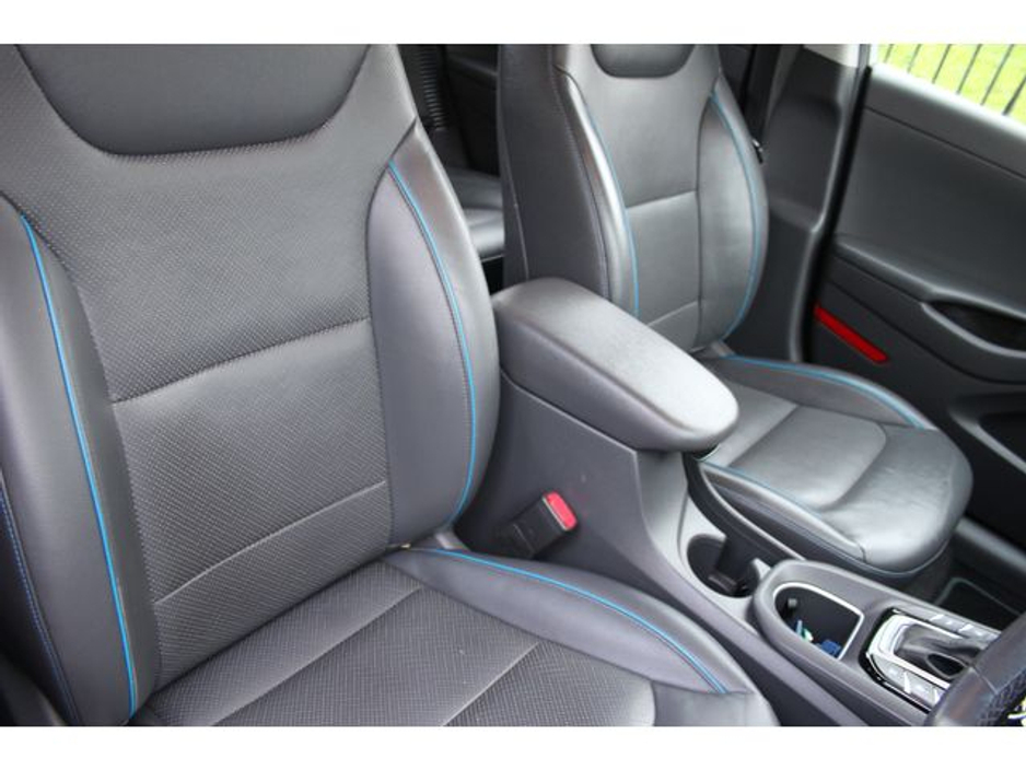 2018 Hyundai Ioniq PREMIUM SE Plug In hybrid €15,950