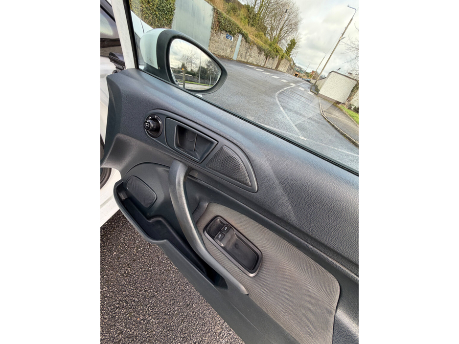 2012 Ford Fiesta 1.4 TDCi 68 PS €3,750