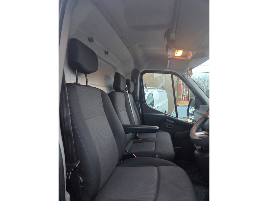 2023 Renault Master - image 7