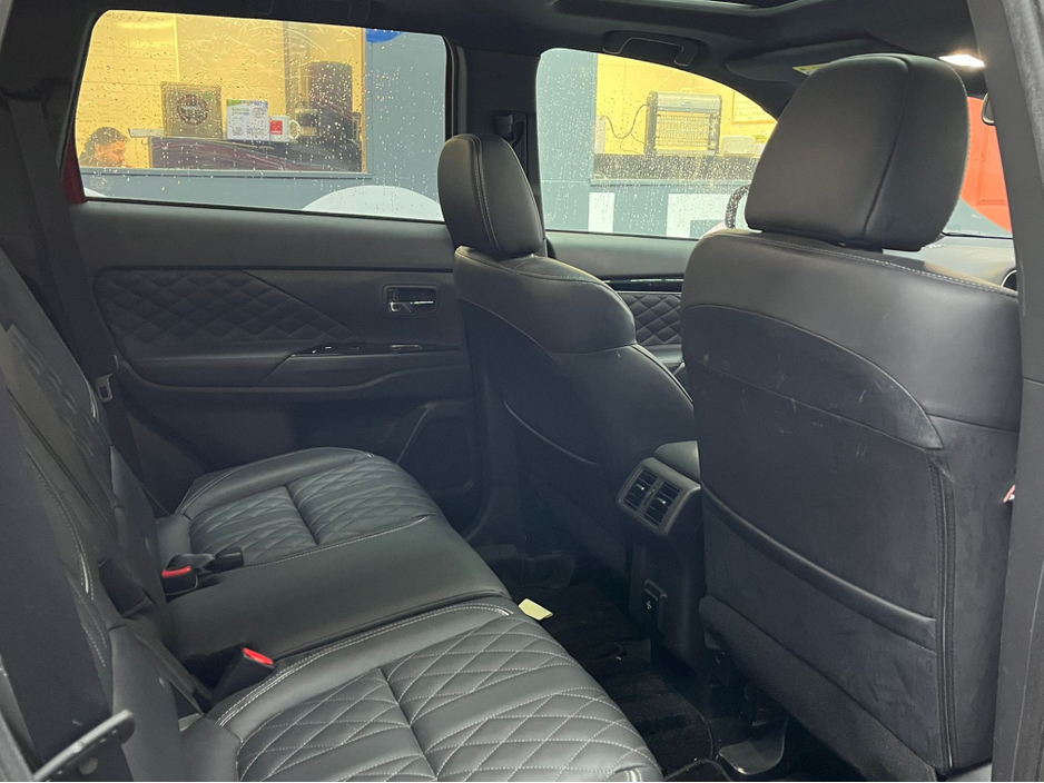 2018 Mitsubishi Outlander €19950! 2018 MISTUBISHI OUTLANDER PHEV HEATED SEATS - SUNROOF - HEATED STEERING WHEEL - CRUISE CONTROL - Reverse Camera €19,950